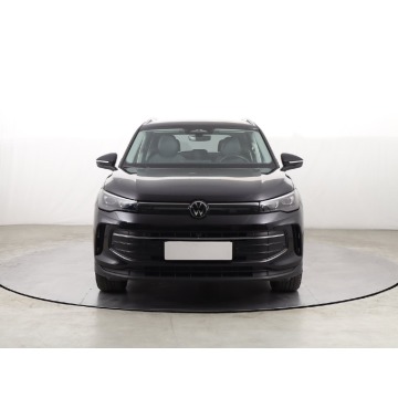 Volkswagen Tiguan  SUV 2024,  1.5 benzyna, automat - Na sprzedaż za 137 999 zł - Katowice - zdjęcie 2