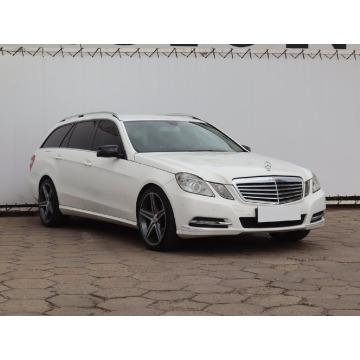 Mercedes E E 220 CDI (170KM), 2012