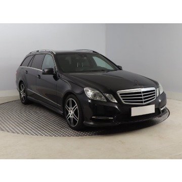 Mercedes - Benz E-klasa  Kombi 2012,  2.1 diesel, automat - Na sprzedaż za 43 999 zł - Bielany Wrocławskie - zdjęcie 1