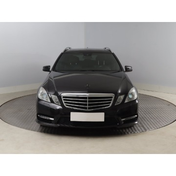 Mercedes - Benz E-klasa  Kombi 2012,  2.1 diesel, automat - Na sprzedaż za 43 999 zł - Bielany Wrocławskie - zdjęcie 2