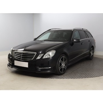 Mercedes - Benz E-klasa  Kombi 2012,  2.1 diesel, automat - Na sprzedaż za 43 999 zł - Bielany Wrocławskie - zdjęcie 3