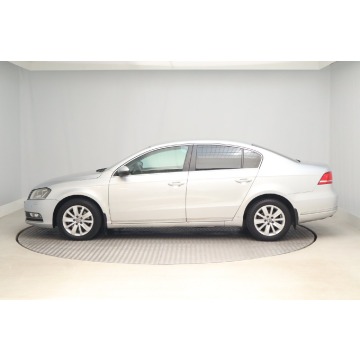 Volkswagen Passat  Liftback 2011,  2.0 diesel - Na sprzedaż za 25 499 zł - Zabrze - zdjęcie 4