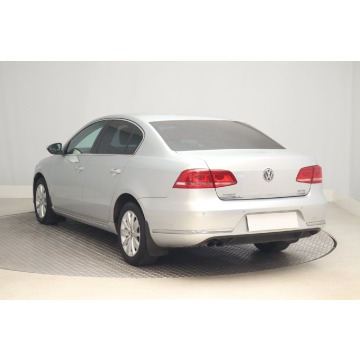Volkswagen Passat  Liftback 2011,  2.0 diesel - Na sprzedaż za 25 499 zł - Zabrze - zdjęcie 6