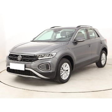 Volkswagen   SUV 2023,  1.5 benzyna, automat - Na sprzedaż za 93 999 zł - Bielany Wrocławskie - zdjęcie 3