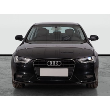 Audi A4  Liftback 2012,  2.0 diesel, automat - Na sprzedaż za 32 999 zł - Kielce - zdjęcie 2