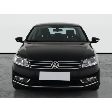 Volkswagen Passat  Liftback 2013,  1.4 benzyna - Na sprzedaż za 37 999 zł - Piaseczno - zdjęcie 2