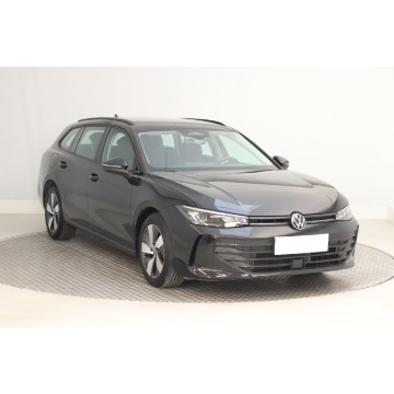 VW Passat 1.5 eTSI ACT (150KM), 2024