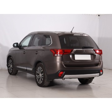 Mitsubishi Outlander  SUV 2016,  2.0 benzyna, automat - Na sprzedaż za 59 999 zł - Kalisz - zdjęcie 6