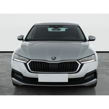 Skoda Octavia  Hatchback 2021,  1.5 benzyna, automat - Na sprzedaż za 75 999 zł - Piaseczno - zdjęcie 2