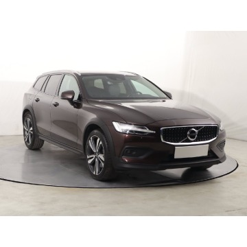Volvo V60 Cross Country B5 2.0 AWD (250KM), 2021