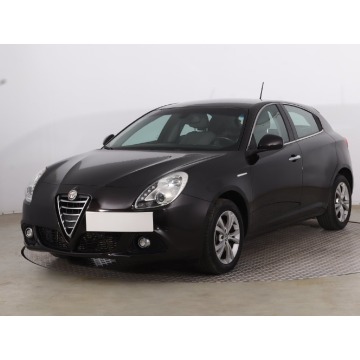 Alfa Romeo Giulietta  Hatchback 2014,  2.0 diesel, automat - Na sprzedaż za 28 499 zł - Elbląg - zdjęcie 3