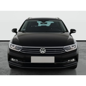 Volkswagen Passat  Kombi 2015,  2.0 diesel, automat - Na sprzedaż za 39 999 zł - Piaseczno - zdjęcie 2