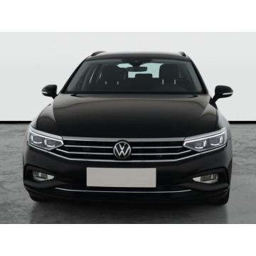 Volkswagen Passat  Kombi 2022,  2.0 diesel, automat - Na sprzedaż za 74 999 zł - Piaseczno - zdjęcie 2