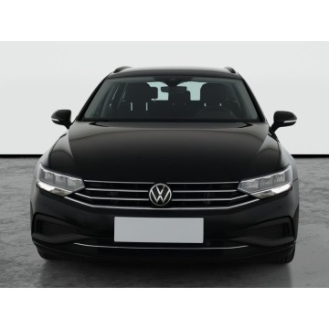 Volkswagen Passat  Kombi 2021,  2.0 diesel, automat - Na sprzedaż za 63 999 zł - Piaseczno - zdjęcie 2