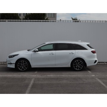 Kia Ceed  Kombi 2023,  1.5 benzyna - Na sprzedaż za 62 999 zł - Lublin - zdjęcie 4
