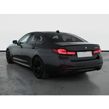 BMW Seria 5  Liftback 2022,  2.0 benzyna, automat - Na sprzedaż za 164 999 zł - Piaseczno - zdjęcie 6