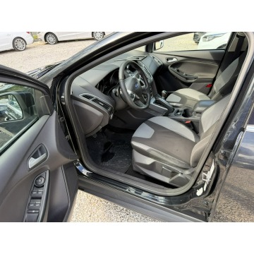 Ford Focus  Kombi 2012,  1.6 benzyna - Na sprzedaż za 13 800 zł - Pęcice - zdjęcie 4