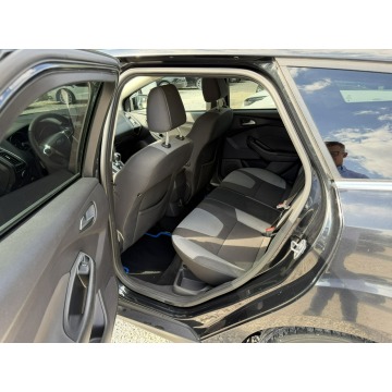 Ford Focus  Kombi 2012,  1.6 benzyna - Na sprzedaż za 13 800 zł - Pęcice - zdjęcie 9