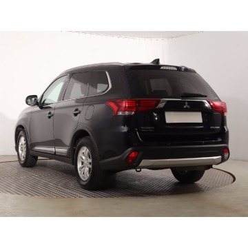 Mitsubishi Outlander  SUV 2017,  2.0 benzyna, automat - Na sprzedaż za 57 999 zł - Katowice - zdjęcie 6