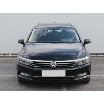 Volkswagen Passat  Kombi 2015,  1.6 diesel - Na sprzedaż za 34 499 zł - Lublin - zdjęcie 2