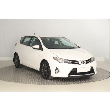 Toyota Auris 2.0 D-4D (124KM), 2014