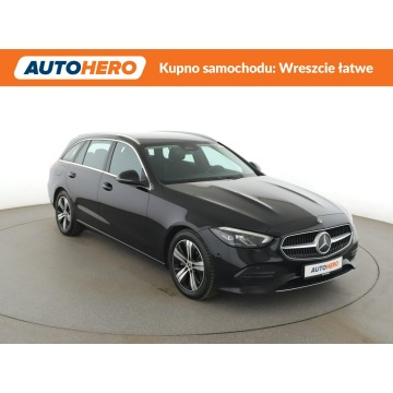 Mercedes - Benz C-klasa  Kombi 2022,  2.0 diesel, automat - Na sprzedaż za 91 700 zł - Warszawa - zdjęcie 10