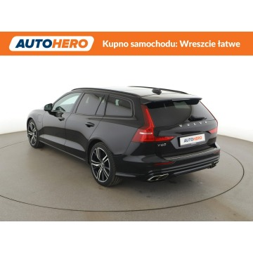 Volvo V60  Kombi 2020,  2.0 hybryda, automat - Na sprzedaż za 109 500 zł - Warszawa - zdjęcie 4