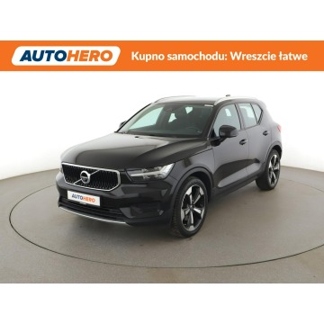 Volvo XC 40 - 2.0T4 Automat Momentum Nawigacja Tempomat Grzana Kierownica Kamera LED