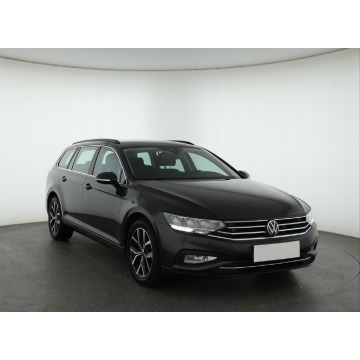 VW Passat 1.5 TSI (150KM), 2023