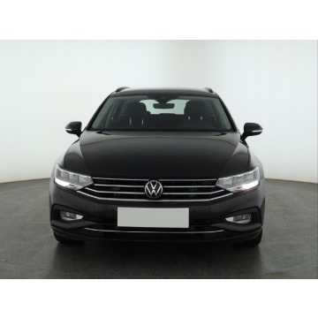 Volkswagen Passat  Kombi 2023,  1.5 benzyna, automat - Na sprzedaż za 74 999 zł - Piaseczno - zdjęcie 2