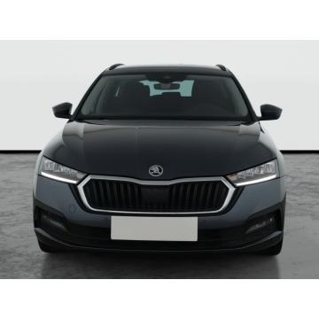 Skoda Octavia  Kombi 2021,  1.4 benzyna, automat - Na sprzedaż za 79 999 zł - Piaseczno - zdjęcie 2
