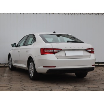 Skoda Superb  Liftback 2021,  1.5 benzyna - Na sprzedaż za 61 999 zł - Łódź - zdjęcie 6