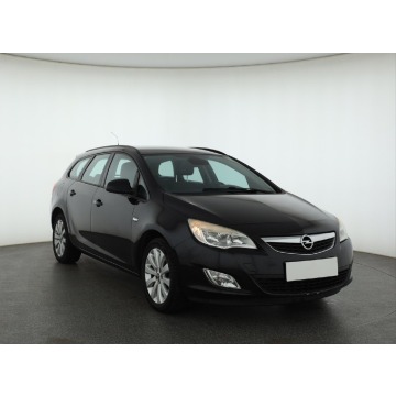 Opel Astra 1.4 T (140KM), 2011