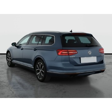 Volkswagen Passat  Kombi 2016,  1.8 benzyna, automat - Na sprzedaż za 55 499 zł - Piaseczno - zdjęcie 6