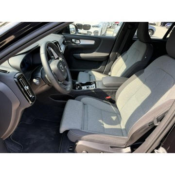 Volvo   SUV 2025,  2.0 benzyna, automat - Na sprzedaż za 159 900 zł - Pęcice - zdjęcie 4