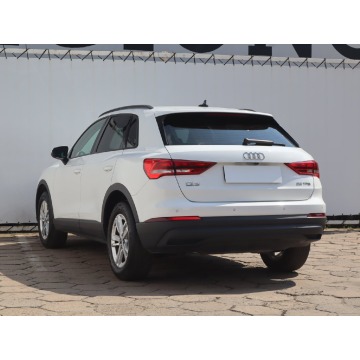 Audi Q3  SUV 2021,  1.5 benzyna, automat - Na sprzedaż za 97 999 zł - Łódź - zdjęcie 6