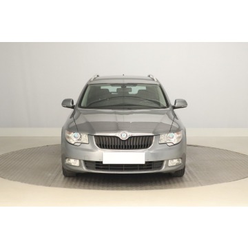 Skoda Superb  Kombi 2011,  1.8 benzyna - Na sprzedaż za 22 999 zł - Zabrze - zdjęcie 2