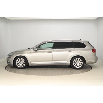Volkswagen Passat  Kombi 2015,  2.0 diesel, automat - Na sprzedaż za 53 499 zł - Zabrze - zdjęcie 4