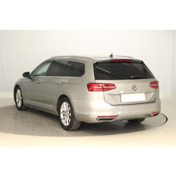 Volkswagen Passat  Kombi 2015,  2.0 diesel, automat - Na sprzedaż za 53 499 zł - Zabrze - zdjęcie 6