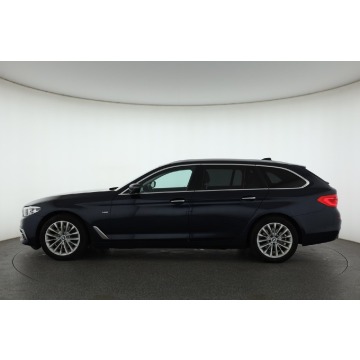 BMW Seria 5  Kombi 2017,  2.0 diesel, automat - Na sprzedaż za 69 999 zł - Piaseczno - zdjęcie 4