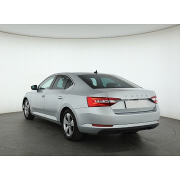 Skoda Superb  Liftback 2021,  2.0 diesel, automat - Na sprzedaż za 64 999 zł - Piaseczno - zdjęcie 6