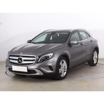 Mercedes - Benz GLA-klasa  SUV 2015,  2.0 benzyna, automat - Na sprzedaż za 59 999 zł - Wałbrzych - zdjęcie 3