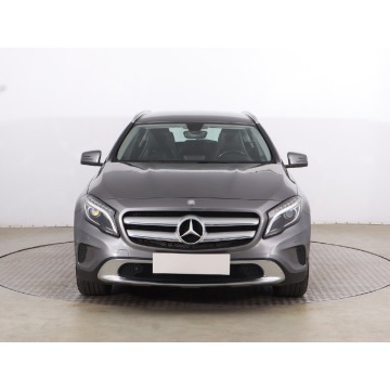 Mercedes - Benz GLA-klasa  SUV 2015,  2.0 benzyna, automat - Na sprzedaż za 59 999 zł - Wałbrzych - zdjęcie 2