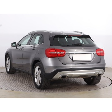 Mercedes - Benz GLA-klasa  SUV 2015,  2.0 benzyna, automat - Na sprzedaż za 59 999 zł - Wałbrzych - zdjęcie 6
