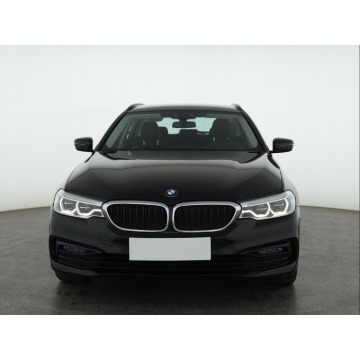 BMW Seria 5  Kombi 2020,  2.0 diesel, automat - Na sprzedaż za 71 999 zł - Piaseczno - zdjęcie 2