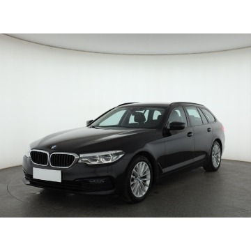 BMW Seria 5  Kombi 2020,  2.0 diesel, automat - Na sprzedaż za 71 999 zł - Piaseczno - zdjęcie 3