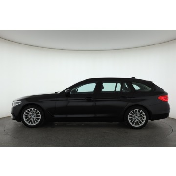 BMW Seria 5  Kombi 2020,  2.0 diesel, automat - Na sprzedaż za 71 999 zł - Piaseczno - zdjęcie 4