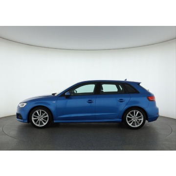 Audi A3  Hatchback 2017,  1.4 benzyna, automat - Na sprzedaż za 64 999 zł - Piaseczno - zdjęcie 4