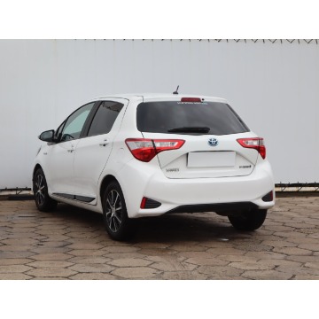 Toyota Yaris  Hatchback 2018,  1.5 benzyna, automat - Na sprzedaż za 50 999 zł - Łódź - zdjęcie 6