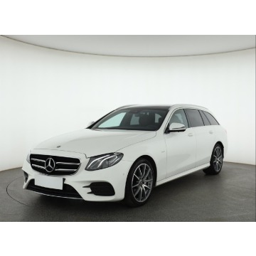 Mercedes - Benz E-klasa  Kombi 2020,  2.0 diesel, automat - Na sprzedaż za 89 999 zł - Piaseczno - zdjęcie 3